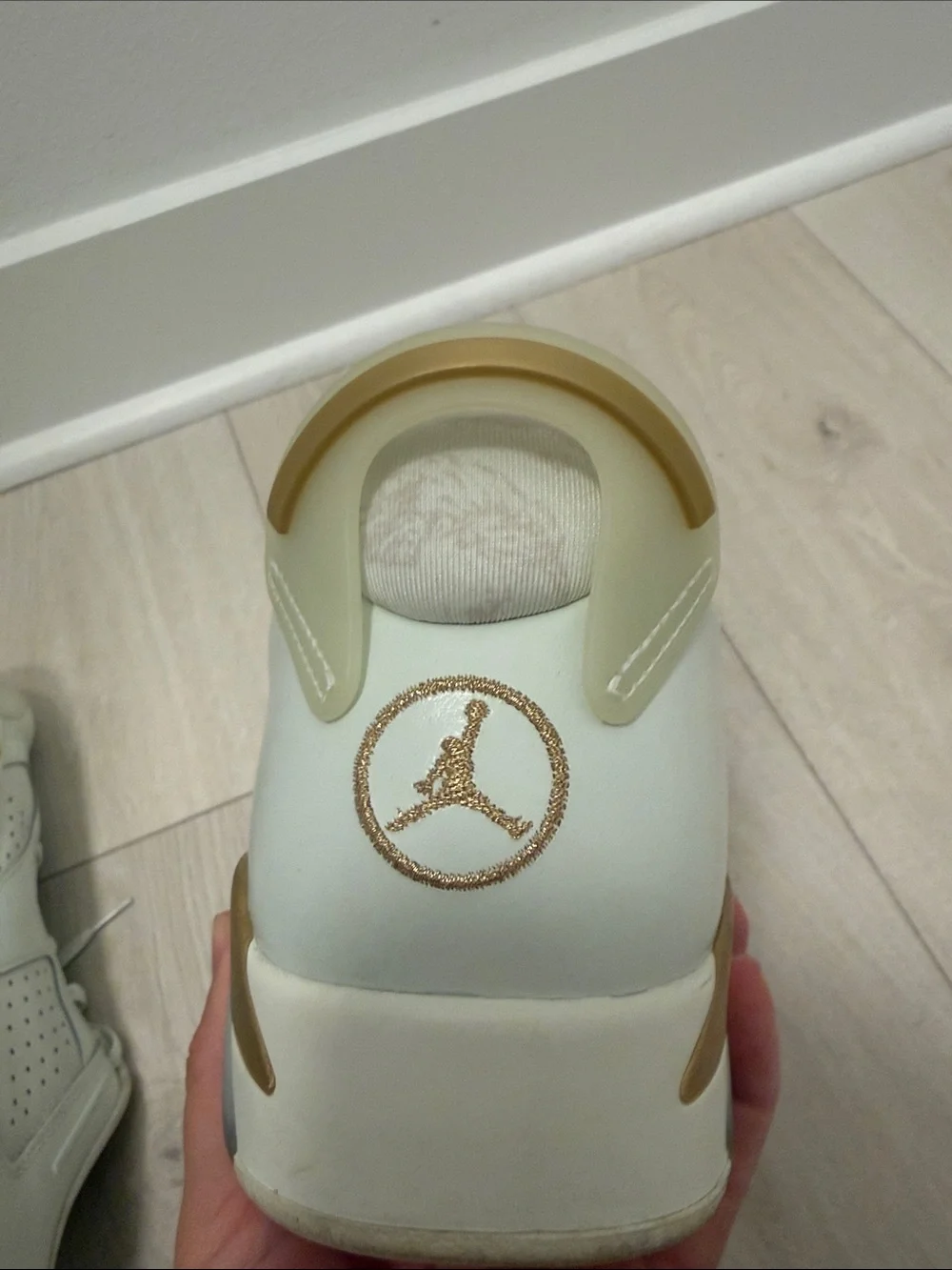 Air Jordan 6 low ‘Lunar New Year’. White and Gold Sneakers. Men’s 10.5